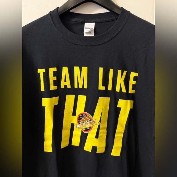 NWOT ‘TEAM LIKE THAT’ Black T-Shirt Canucks Logo on front - Picture 2 of 11